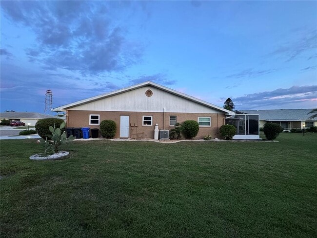 1008 Yellowbird Pl
