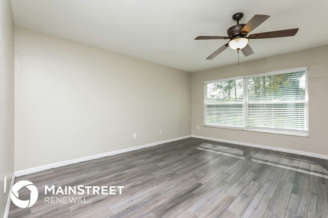 Photo - 109 N Alderwood St