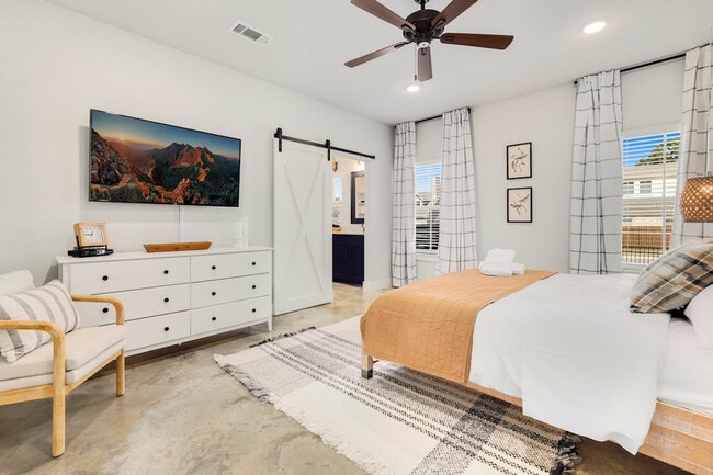 Photo - 85 N Solitude Bend Unit ID1221856P