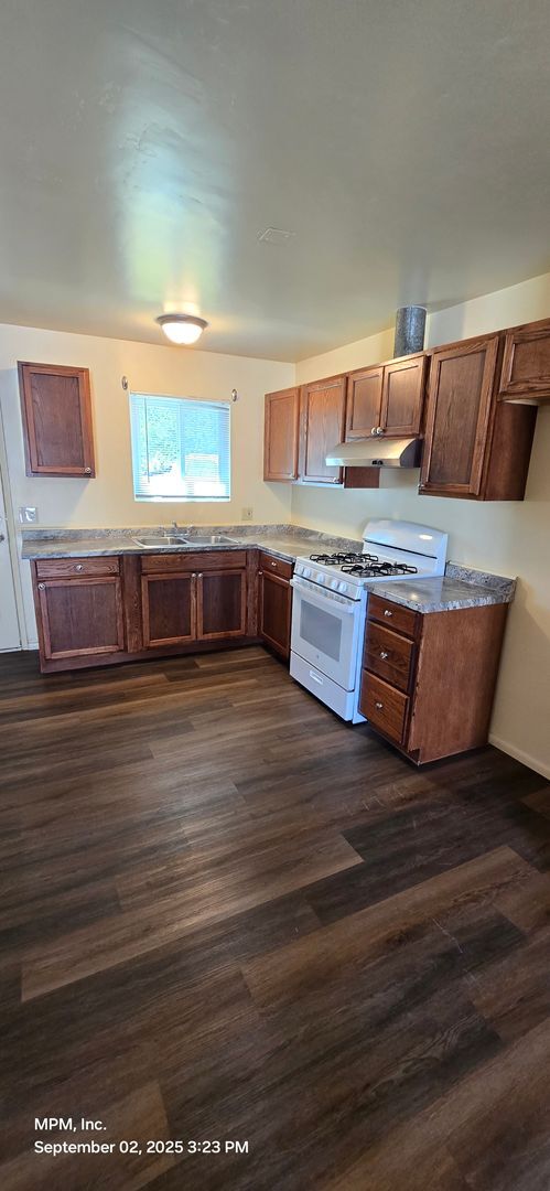 Building Photo - 420 4th St Unit 14 Rental