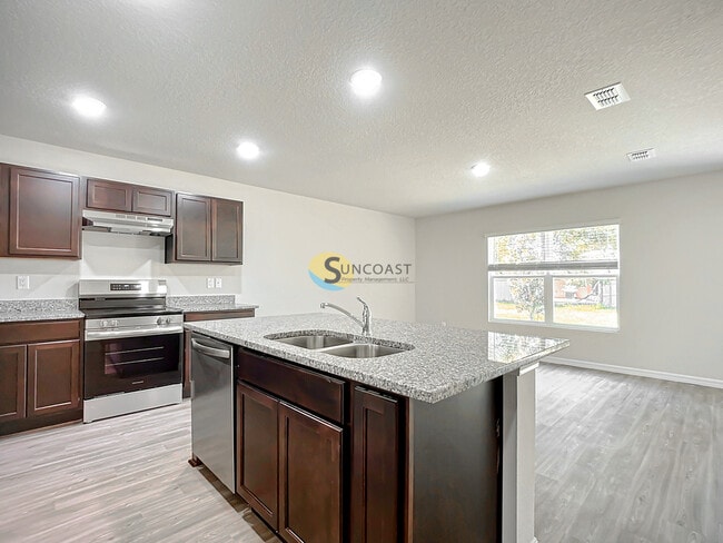 Photo - 108 Lynbrook Dr Unit B