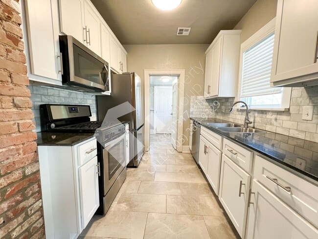 Photo - Must See 3 Bedroom/3 Bathroom Home near Ed...