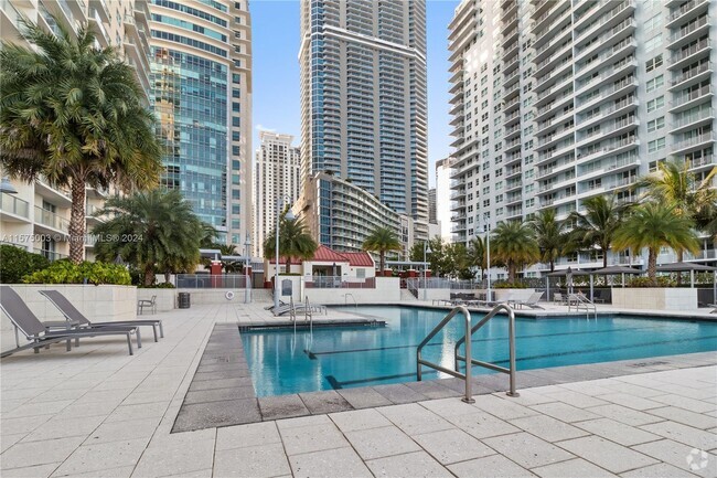 Building Photo - 1155 Brickell Bay Dr Unit 201 Rental