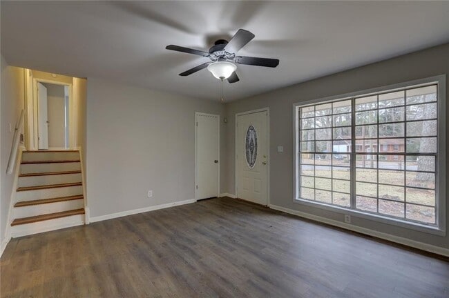 Photo - 70 Jonathan Rd