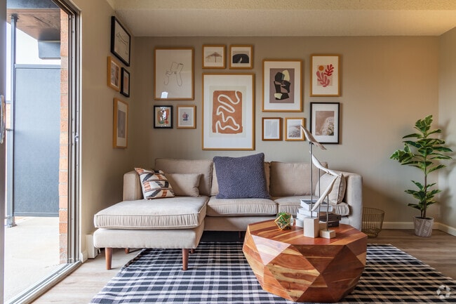 1BR, 1BA - 600SF - The Harper