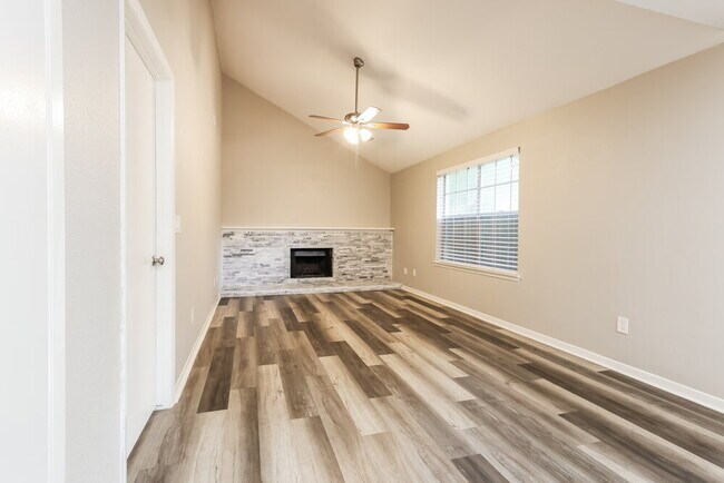 3 Rockridge Ct