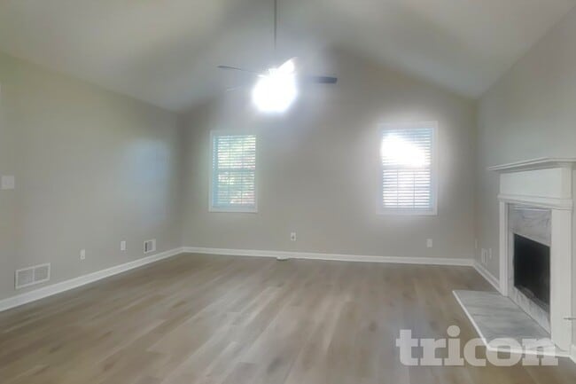 Photo - 2407 Windridge Dr NE