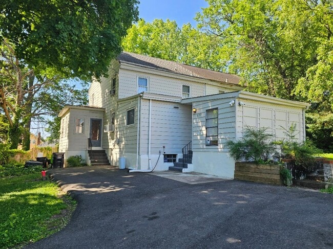 Photo - 127 Hazelhurst Ave