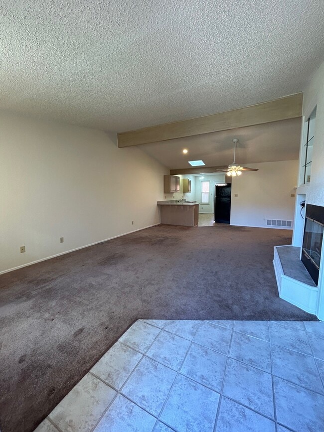 Photo - 1331 E Parkway Dr