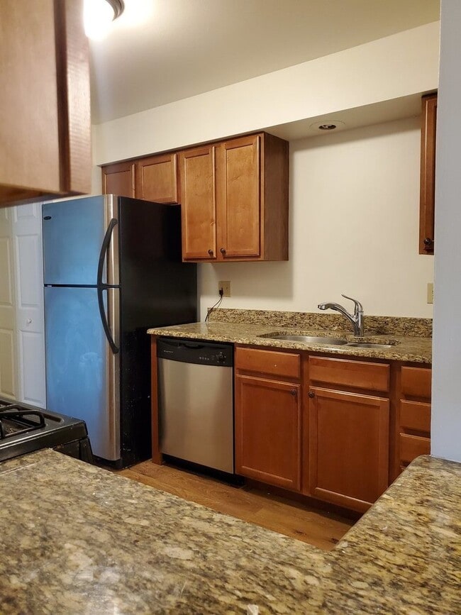 Photo - 833 Village Quarter Rd Unit G4