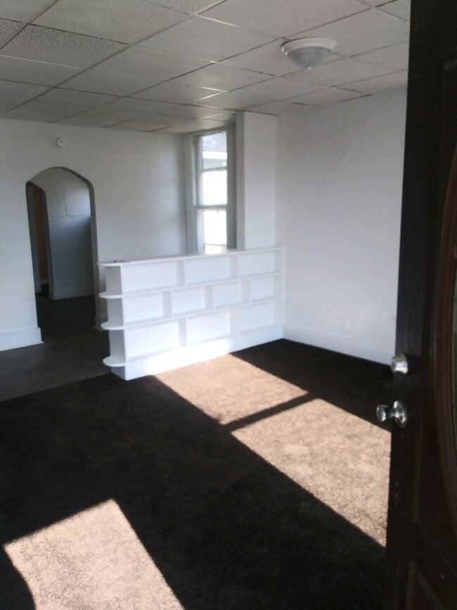 Photo - 1024 W 5th St Unit Apt 2