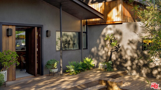 Photo - 8970 Wonderland Park Ave