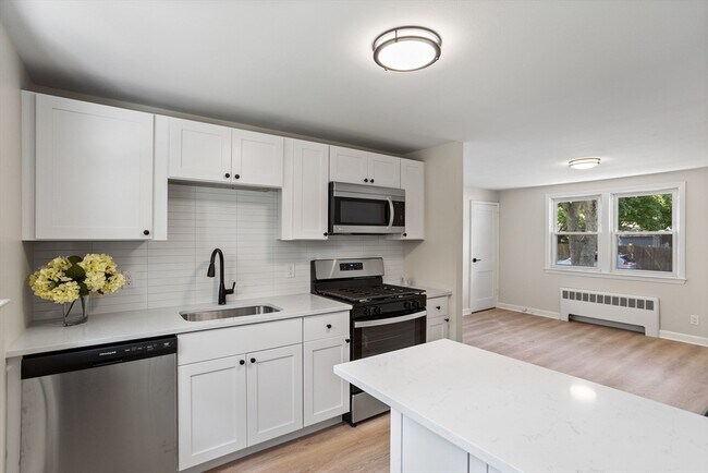 Photo - 15 Genetti St