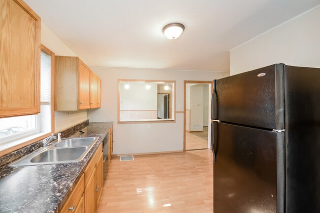 Photo - 8800 Lincoln St