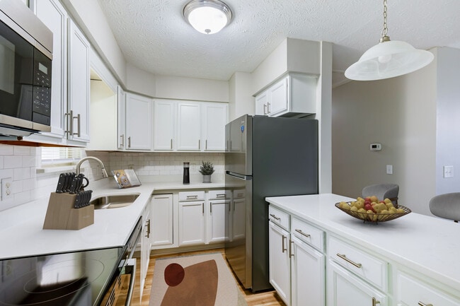 Building Photo - Cheswick Village