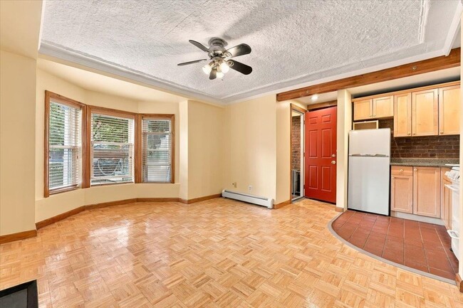 373 Webster Ave Unit 1