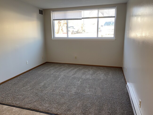 Building Photo - 1810 A Ave NE Rental