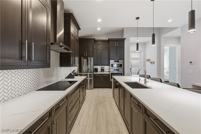 Building Photo - 711 91st Ave N