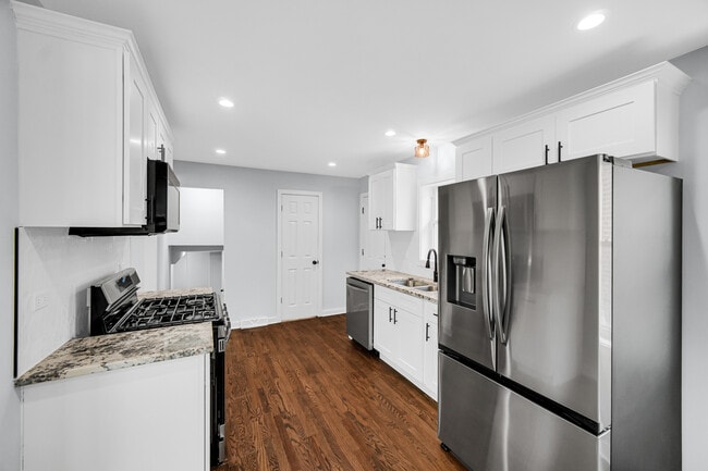 Photo - 15041 Irving Ave