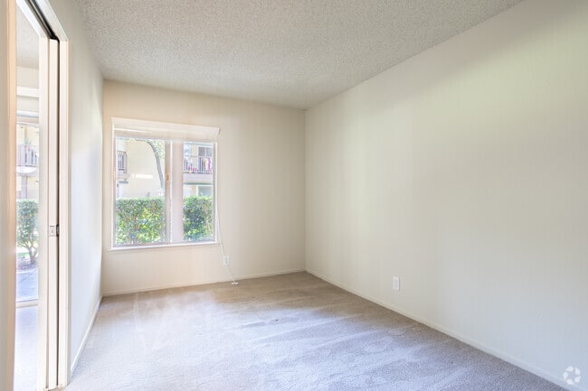 1BR, 1BA - Junior