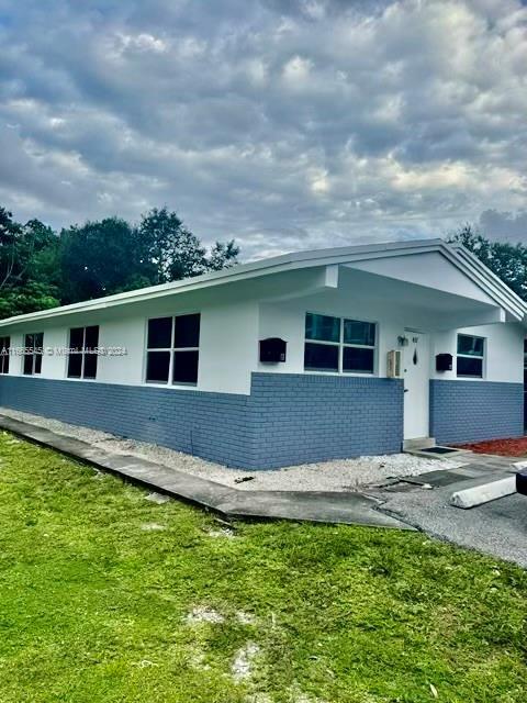 Building Photo - 437 NW 7th Ter Unit A Rental