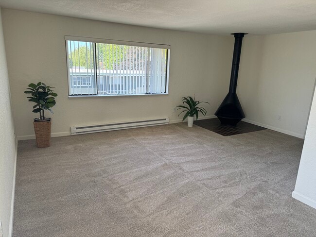 Living Room 1 BR / 1 BA - Wellsforth Apartments