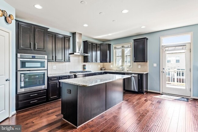 Photo - 23638 Sailfish Square