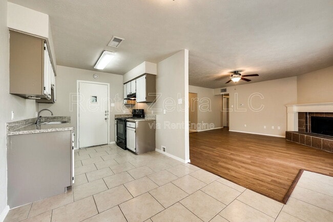 Photo - 7113 Edinburg Dr