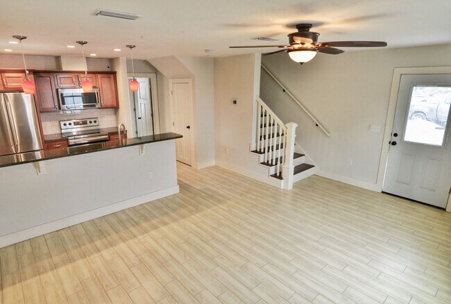 Photo - Freddie's Garden - Modern 3 Bedroom, 3 Bat...