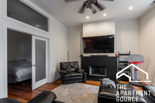 Photo - 1354 W Augusta Blvd Unidad 201