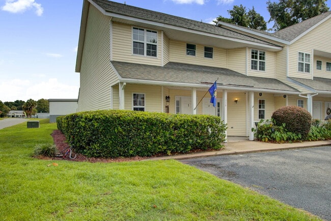 Building Photo - 235 Stefan Dr