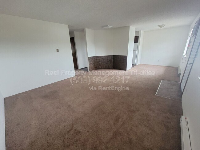 1102 S Olympia Pl Unidad D