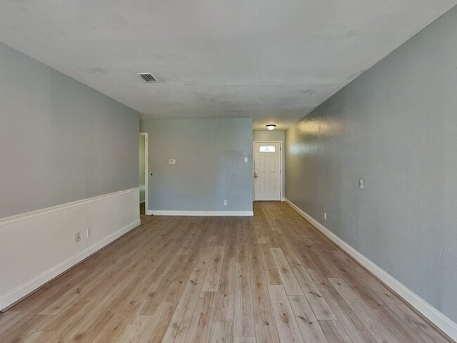 Photo - 1814 Glenwick Ln