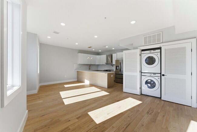 Photo - 443 Bergen Ave Unit 3