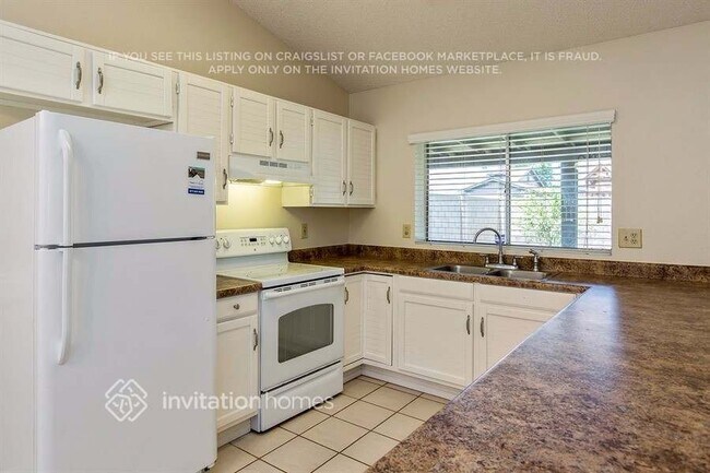 Photo - 128 W Indigo St