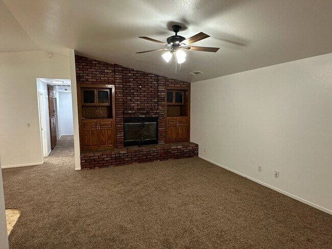 Photo - 555 North Ct