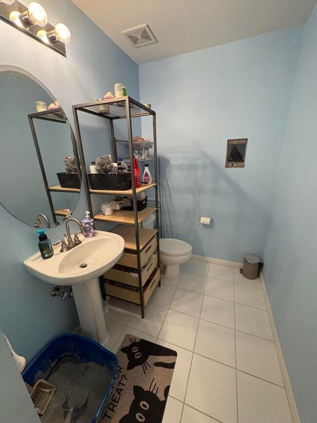 Photo - 2000 NW 99th Way