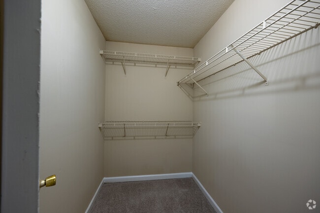 2BR, 2BA - 1280SF - Walden Pointe