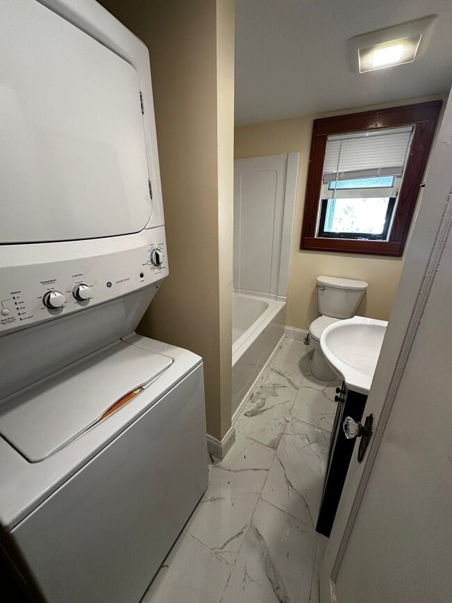 Photo - 44 Drew St Unit APT 2