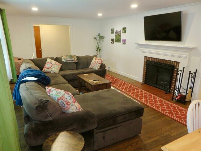 Photo - 10 Samoset Ln