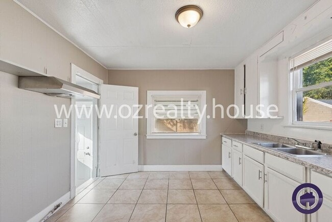 Photo - 1005 Elysian Ave