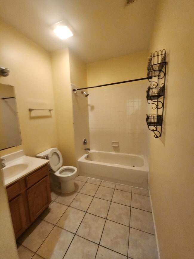 Photo - 2447 W Grenshaw St Unit #2W