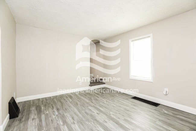 Photo - 569 Elbon Ave