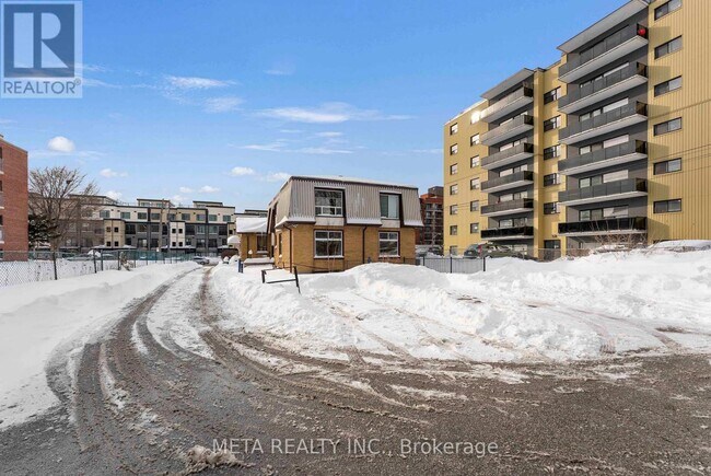 Photo - 1641 Victoria Park Ave Unit 4