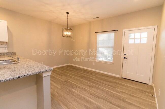 Photo - 18 Michigan Ln