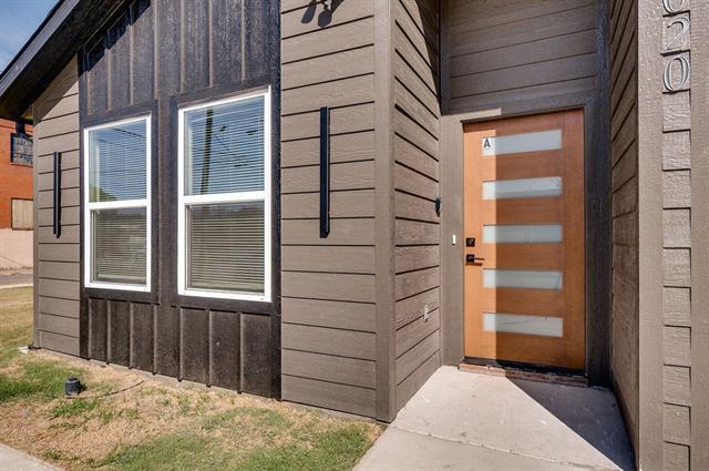 Photo - 3020 Henry St