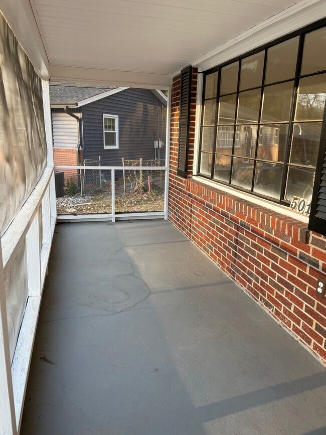 Photo - Adorable 3 Bedroom Off United Street