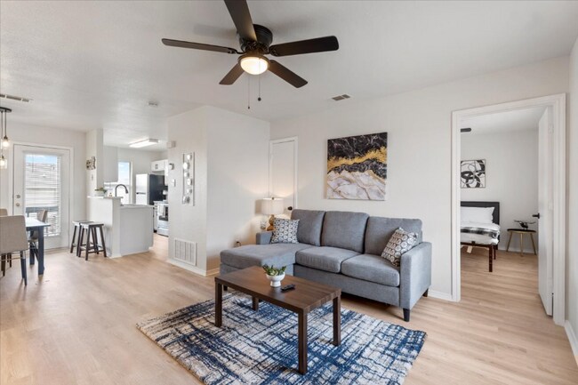 Photo - 5810 Redstone Dr Unidad D