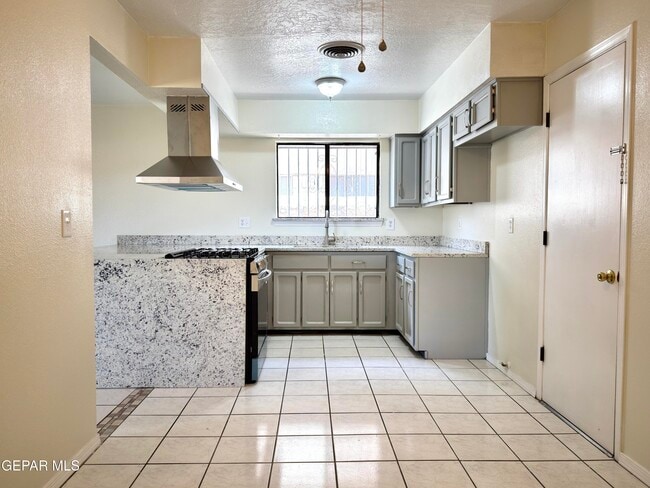 Photo - 1817 Hugh Royer Pl