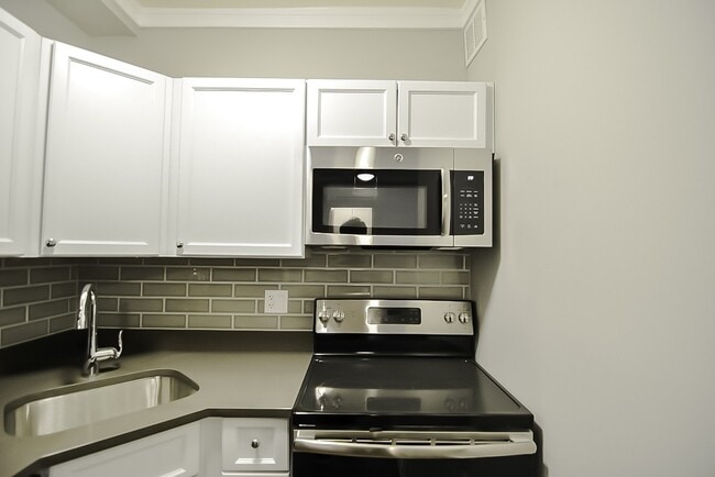 Photo - 817 W Lakeside Pl Unit 503